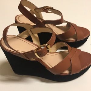 Pour La Victorie brown leather wedge size 8